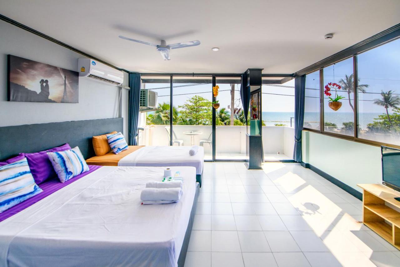 Happy Jomtien - Beachfront Exterior photo