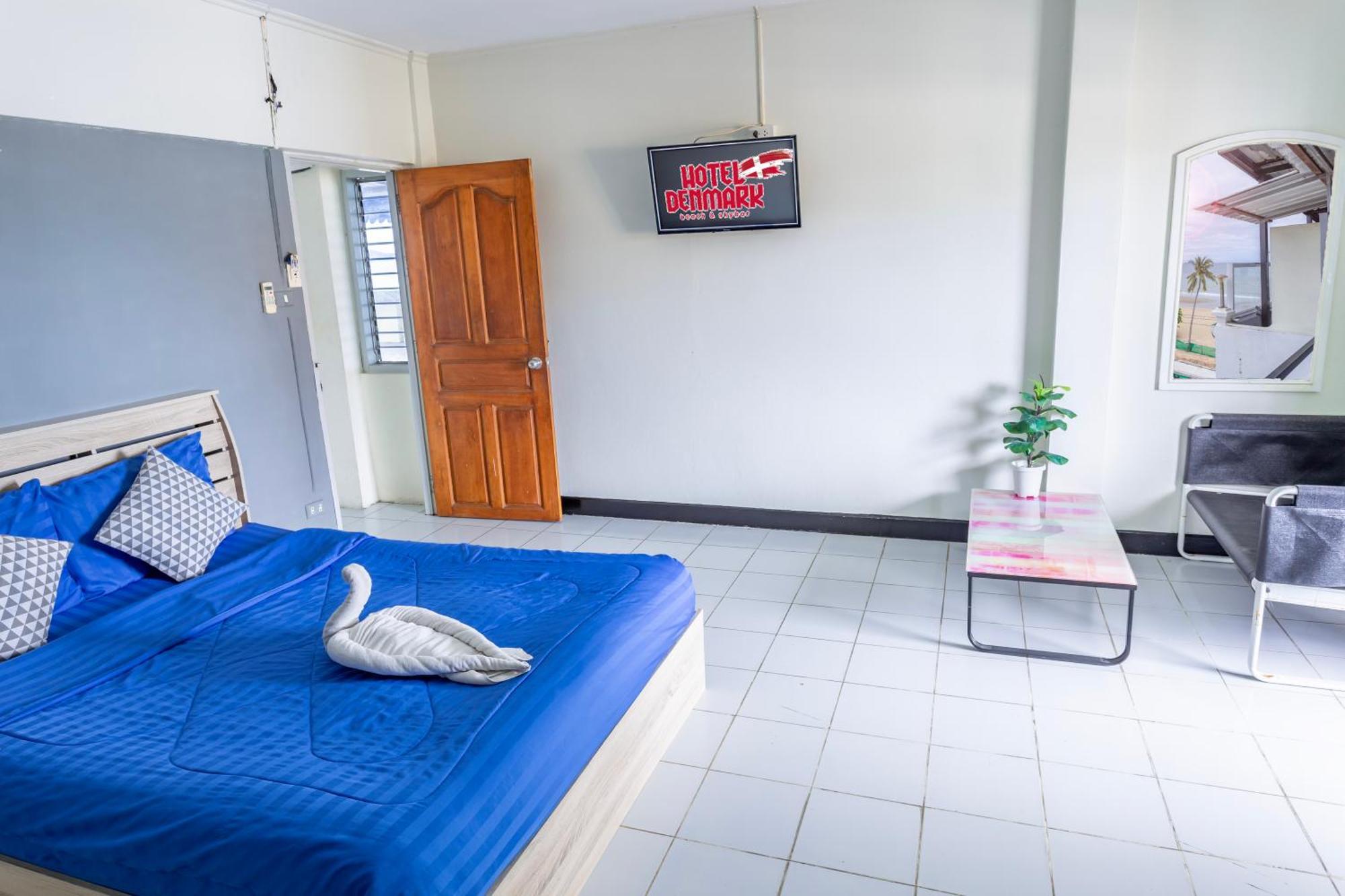 Happy Jomtien - Beachfront Exterior photo