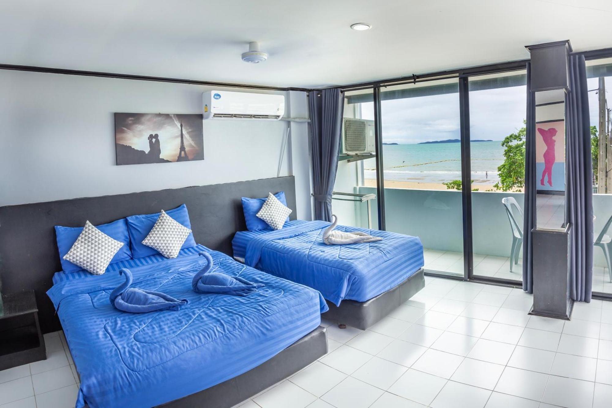 Happy Jomtien - Beachfront Exterior photo